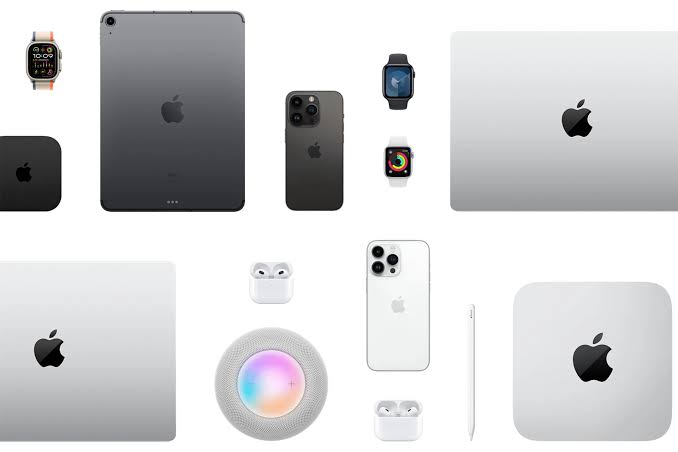 Apple ecosystem example Collage of apple devices iphone apple watch ipad macbook and other mac models airpods and homepod mini